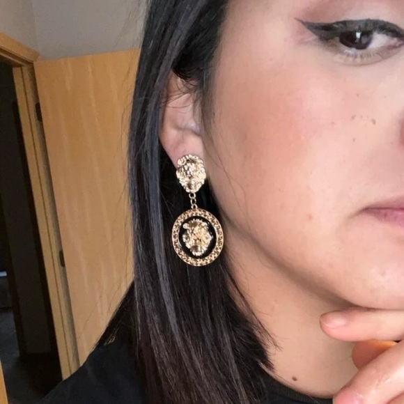 Vintage 90s Style Gold Lion White Zircon Black Lacquer Statement Earrings - Picture 11 of 12